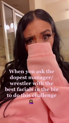 When you ask the dopest manager/ wrestler, with the best facials in the biz, to do this challenge 💁🏽‍♀️🔥 #vega #muñeca #zelinavega #wwe