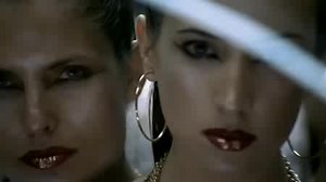 YouTube - Robbie Williams - Rock DJ (Official Music Video 720p HD) + Lyrics