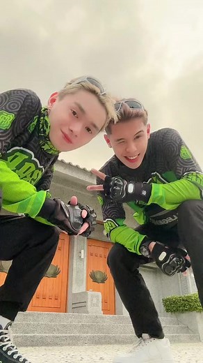 With mah buddy E L Mendoza 🙌🏻 | Rhic Maniego