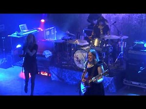 Sleater-Kinney - Dig Me Out (HD) Live In Paris 2015