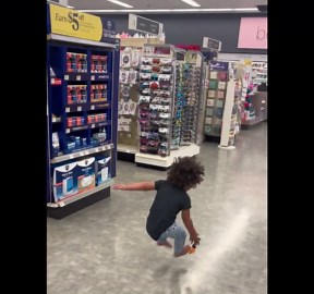 Toddler startled by dad’s Scream mask prank in Clarksville, Indiana, USA