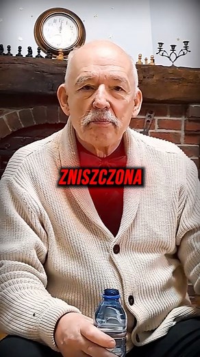 Janusz Korwin-Mikke | Jak zrobić uniwersalne narzędzie? #jkm #korwin #wolność #uniaeuropejska #polexit #euroexit #butelka #woda | Instagram