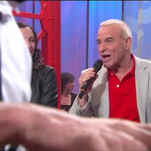 De "C'est un beau roman" à "Fais comme l'oiseau" en passant par 'Les acadiens" ou "C'est la fête", Michel Fugain et ses amis de Chabada nous font voyager dans un répertoire intemporel. | La Fête de la Chanson Française