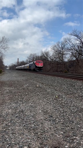 Catching P064 at the classic gravel parking at Fairport!