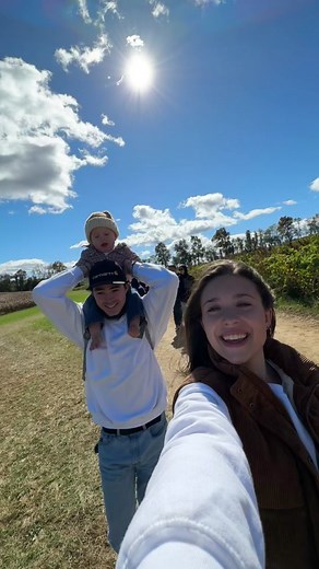 come to the pumpkin patch with us🧡🤎 follow my ig to see our pics🥰 stay tuned for pumpkin carving!!!