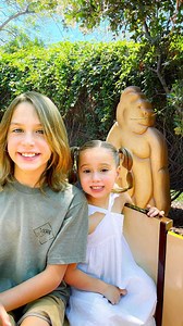 🐜 “a bug’s life” has come to the Santa Ana Zoo! 🍀🍉🥕🧁🍎🍬 🍀🐜 If you’ve been on Heimlich’s Chew Chew Train at Disney’s California Adventure, then you will recognize the giant animal cookies along the Santa Ana Zoo train route! We were invited to check them out, and it was fun being able to see some props from the ride since it’s no longer at DCA. You can spot the giant animal cookies just past the rubber ducky and turtle ponds at the beginning of the train ride at @thesantaanazoo. The only 