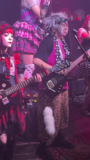 Psychedelic Lover - Pierrot x @DearPsycho Banda 💖 Recuerdo de que se me rompió un zapato antes del show 🤣 #visualkei #osharekei #pierrot #visualkeicover #harajuku