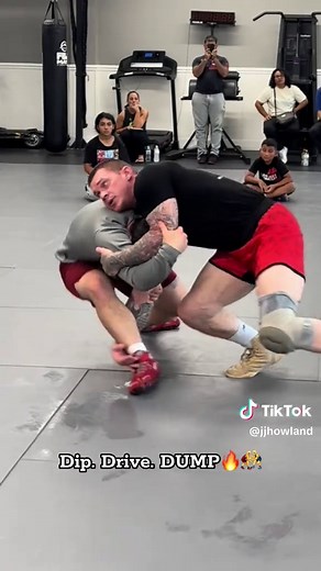 Effective Dresser Dump Technique in Wrestling