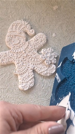 Zuri Designs Gingerbread Man Mold