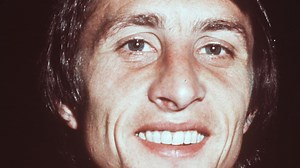 Silence and applause at Dutch friendly marks Cruyff's death