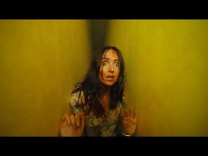 【恐怖の定義が変わる】迷い込んだのは延々と続く広い部屋／映画『バックルームズ』ロング予告編