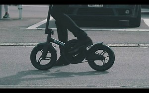 The world's most portable bike: the Pedalflow. For more information visit: http://www.micro-mobility.com/en/products/micro-pedalflow-black | Micro Mobility Worldwide