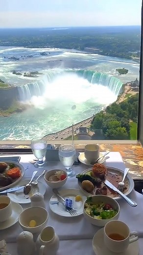Breakfast with a Fallsview in Niagara Falls | Best Destinations To Travel