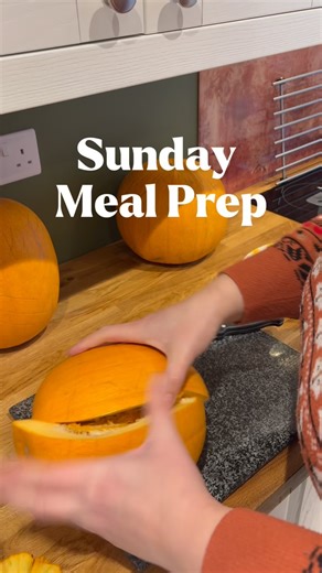 6.2K views · 87 reactions | This Sunday rather than a big batch cook | did a little meal prep to reduce food waste and prepare for the week ahead. I made: - pumpkin puree - pumpkin soup - raspberry jelly - diced onions (for tomorrows dinner) - defrosted turkey (to use for curry tomorrow) #sundaymealprep #mealprep #reducefoodwaste #batchcooking #foodhacks | Tahnee Batch Cooking | Facebook