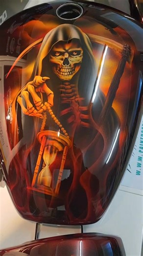 Just finished airbrushing this 2022 Streetbob in candy apples and the "Grim Reaper" theme. www.paintdoctor.com.au | Paint Doctor - Hans Kreuzen- Airbrushing Motorcycles