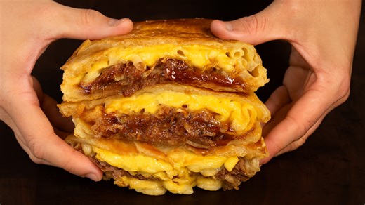 Cheesy, saucy, perfect: Pulled pork mac & cheese hot pocket