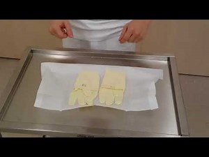 Anziehen steriler Handschuhe