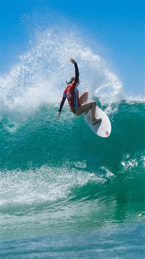 The 2025 Australian Junior Surfing Titles picked up steam on day two at Thirroul Beach. U16s U14s and the MR Shield took to the water and made the most of a slight increase in swell. Competition is expected to resume at 7am AEDT tomorrow. Keep it locked on our socials and @live_heats for all the action. 📍 Wollongong 📆 28 Nov - 5 Nov The Australian Junior Surfing Titles are proudly supported by @visitwollongong @fujifilmphotosaus @globebrand @the.ritual.vision @salty_crew @wollongongresort @bla