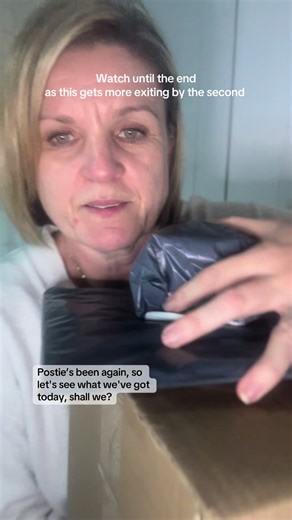 This video gets more exciting by the minute!!!A little Tik tok haul unboxing. I love seeing what others have ordered, so I’m sharing mine with you. Scroll on if you’re not interested 😂 #tiktokmademebuyit #tiktokhaul #unboxing