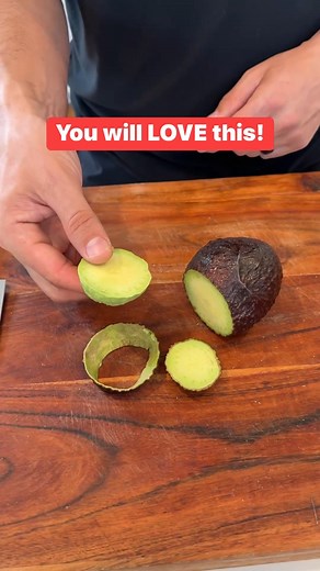 DIY avocado toast uncrustables 😍 perfect for an on-the-go breakfast! #easyrecipe #momlife #dadlife #reels #cooking #yum | Taylor Black