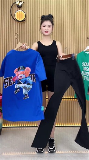 fashion fun blue colour block tshirt black outamm jeans #dreamnstyle #clothingstyles