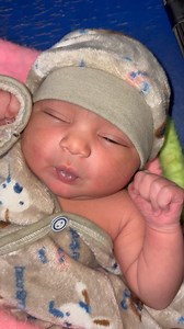 This baby is thriving with a healthy weight of 3.8kg, a truly promising start. #newbornbaby #NICUCare #cutebaby | Vikash Jaat