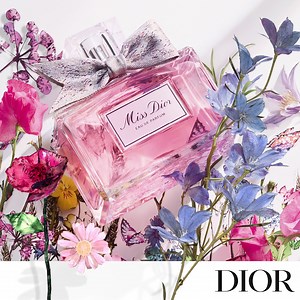 281K views · 4.2K reactions | MISS DIOR, NOUL PARFUM Un buchet de flori colorate, asemenea unui „millefiori” olfactiv, cu o nouă fundă couture care decorează sticla. #wakeupforlove #missdior | Dior | Facebook