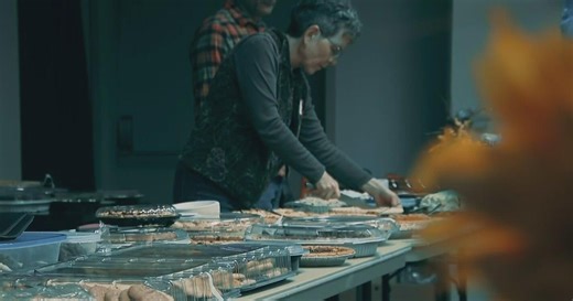 Volunteers bring early Thanksgiving celebration to Decatur seniors