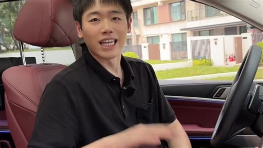 新款宝马X5全车都是TPC口，没有 一个是USB口，有时候插听歌的U盘或者充电就很不方便，不过可以装一个TPC转USB的转接口#宝马 #宝马x5 #usb转接