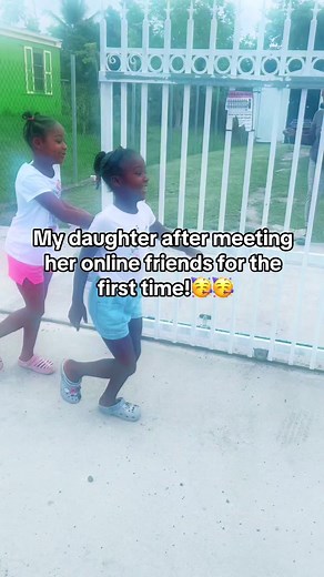 They actually ended up having a sleep over and had loads of fun!!! Girls are so dramatic though 😂😂 I’m pretty sure they would rate it 10/10. My experience though, 2/10!! I was so drained. 😂😂😂 @KC you got next 🥳 #CapCut