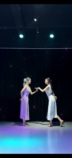 【DEAR D】#晏子老师 @YAN_Zidancer #原创编舞 #dear #dance #舞蹈 #tiktok #dancestudio #chinesedancer #抖音 #