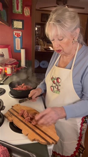 From start to finish I will show you how to make a zucchini lasagna. If you are Italian and have some great suggestions for me and my other followers how about telling us about it. Did you eat lasagna when you were a kid. I never did. My mother always fix spaghetti. She didn't do meatballs she just fried up her spaghetti meat and we poured it on top of our pasta. Mother never mixed the meat with the pasta. I hope y'all have a wonderful blessed day. And that scripture says, create in me a pure he