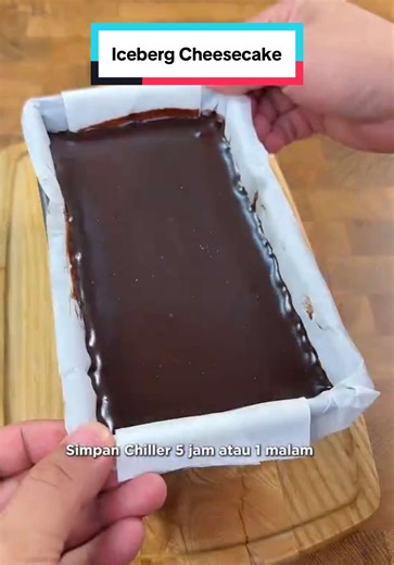 Confirm Jadi !!Resepi Iceberg Cheese Cake guna Air-fryer & Blender (Save dulu) Resepi : Blend • Cream Cheese 400 gram • ⁠Esen Vanilla 1/2 sk • ⁠Gula Kastor 100 gram • ⁠Garam secubit • ⁠Tepung Jagung 2 sk • ⁠Whipped Cream 220 gram • ⁠Telur 2 biji ** Air fryer 180c 25-30 min (22-25 min kalo nk tgh dia lembik2) Topping : • Whipped Cream 200 ML • ⁠Gula 1 sb • ⁠Esen Vanilla 1/2 sk • ⁠Garam • ⁠Telur Kuning 1 biji • ⁠Dark Coklat 130 gram Masak sampai ada bubble2 pastu ketepikan . Sambung kacau letak co