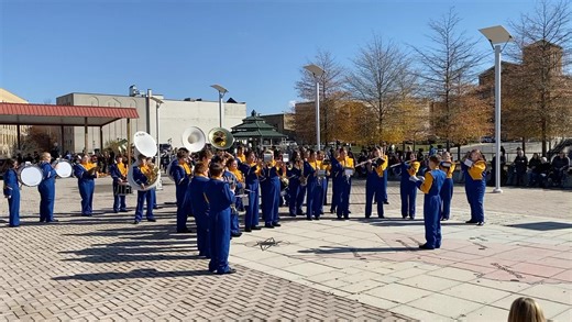 Thanks to the bands who performed in the Veterans Parade and after at BIG! Here is Shady Spring Middle School. #shadyspringmiddleschool | Beckley Events