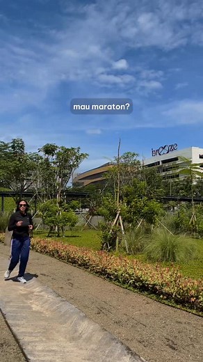 122K views · 661 reactions | Race makin dekat, running form-nya udah bener belum yaa?樂 Daripada nebak-nebak, simak tips dari kak @windymayang deh! Siapa nih yang ikut PLN Electric Run? Persiapannya udah sampe mana? Absen yuk di bawah!‍♂️ [lari, pelari, running form, running tips, race, marathon, posture, fisioterapi, fisioterapi jakarta, wm center, windy mayang] | WM Center | Facebook