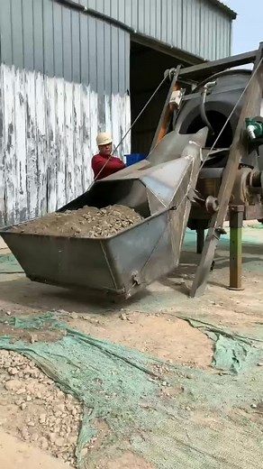 Automatic feeding concrete mixer #concretework #concretemixertruck #concretetruck #mixer #concretemixer #dieselpanmixer #concrete #cenmentmixer #concretepanmixer