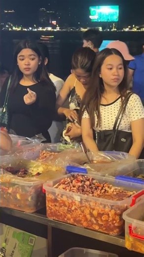 One taste and you’ll want more. #foodie #streetfood #shorts