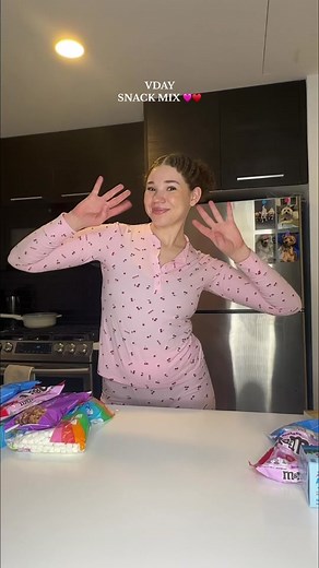 Valentine's Day Snack Mix Recipe (Classic!)