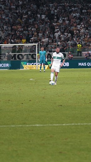 125K views · 3K reactions | Bom dia, nação coxa-branca! Reveja o g o l a ç o de Matheus Bianqui pelo ângulo exclusivo da TV Coxa. #VamosCoxa  Rafael Ianoski | Coritiba ️Fernando César Júnior | Rádio Coxa  @movlocadora | Coritiba | Facebook