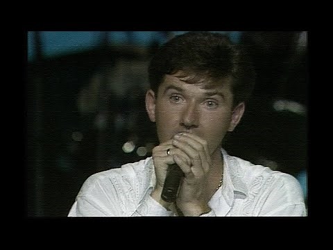 Daniel O'Donnell - Roses Are Red [Live at the Whitehall Theatre, Dundee, Scotland, 1990]