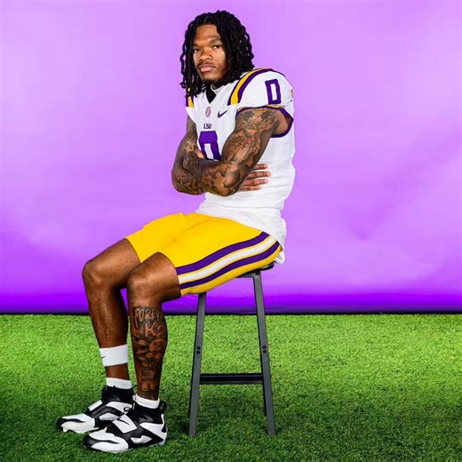 Savion Thomas is a Swiss Army knife. Legit a baby Tyreek Hill. - Elite speed, 4.28 40-yard dash- Dangerous returner, 3 career TDs- Competitive blocker- Elusive- 4.5% drop rate- Versatile (handoffs, reverses, screens)- Sharp at the top of routes