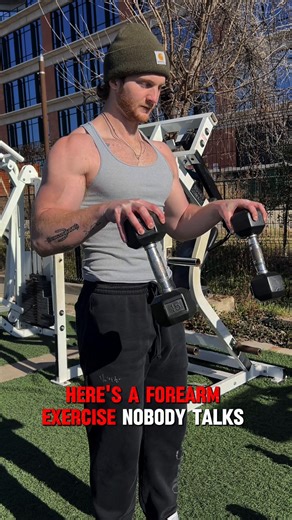 You’ve probably never seen this forearm exercise before. But it might be the missing link in your arm day. This variation shifts tension into the brachioradialis and forearm extensors, the muscles that actually build forearm thickness and stabilize your wrists. Most curls bias the biceps. This builds grip strength that carries over to rows, pull-ups, deadlifts, and even long-term joint health. And grip strength isn’t just about performance, it’s strongly linked to resilience and overall health a