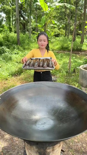 Cook fish with pomelo salad recipe