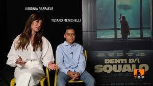 Squalo o pesce rosso, da che parte stanno i personaggi di Denti da Squalo? 🦈 Eva Carducci intervista il cast del film, ora nel tuo The Space Cinema! 🎟️🎟️🍿🍿👉🏼 https://bit.ly/43vCFuw | The Space Cinema