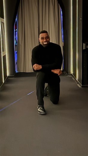 We put in the work. We train. We build discipline, structure, and strength. But life isn’t just about grinding in the gym or chasing the next goal. It’s also about pausing long enough to enjoy the moments in between. The conversations. The creativity. The little things that recharge your system. I’m at Mercer Labs Museum of Art and Technology, @mercer.labs enjoying the vibe and some incredible audio-visual combinations. Downtime matters. Recovery matters. Because when it’s time to attack—you’re 