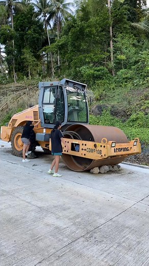 model sa road roller hahaha #fypageシ | Judy Pearl