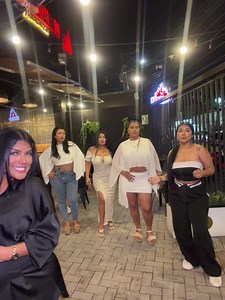 Con estas muchachas bonitas: video viral de SarahBorbor