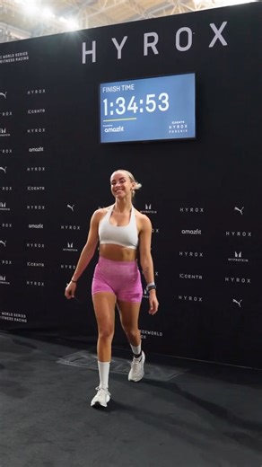 JENNA HYDE | ONLINE FITNESS COACH on Instagram: "HYROX PHOENIX RECAP we didn’t smash a PR due to a lung infection, WE STILL GOT IT DONE. Extremely grateful I have a body that brought me to the finish line solo for the 4th time in the last year Next race: another solo and a long overdue mixed doubles 👀 Fit: @gymshark 🎥 @tylermcniven.visuals . . . . . #run #runner #hyrox #race"