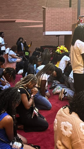 •Have you been to Prayer Nite?!• • Peace, Prayer, Positive Vibes • Tonight is a special edition of Worship & Wings! 📍Chapel 📆 Jan 20th ⏰8pm 👥Open to all No pressure, no judgment, just good vibes, spiritual connection, and community… you’re welcome here. 💛❤️ Special thanks to our co-sponsors @ghfctuskegee #ComeIntoTheChapel #Tuskegee #SpiritualVibesOnly #GoldenTigersGatherChapelCheckIn