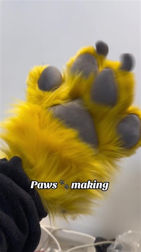 Quick view of paws 🐾 making. #fursuitmaker #fursuitcommission #commissionsopen #fursuit #kemonofursuit #fursuitmaking #paws